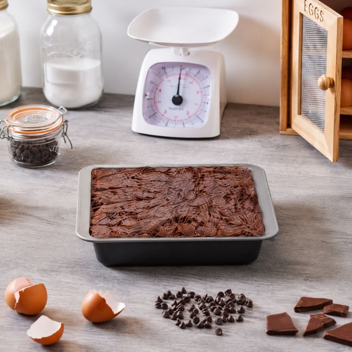Baker & Salt Brownie Cake Tin 23cm – Square Non-Stick Baking Tray